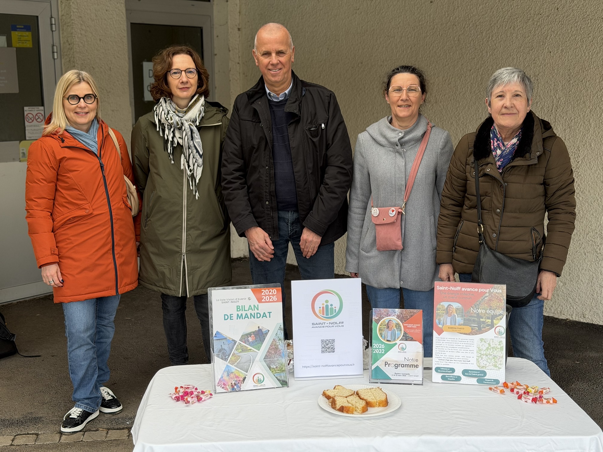Nous sommes présents devant l’agence postale !